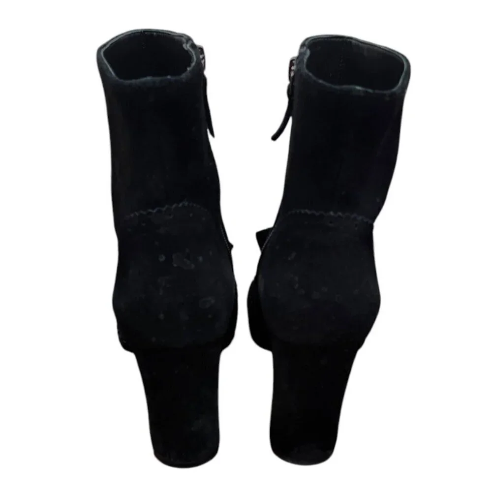 Etienne Aigner women's suede boots Size 9